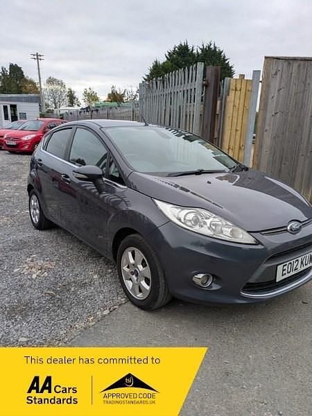 Used Ford Fiesta Titanium 95 HP (69 kW) 2012 Grey Hatchback