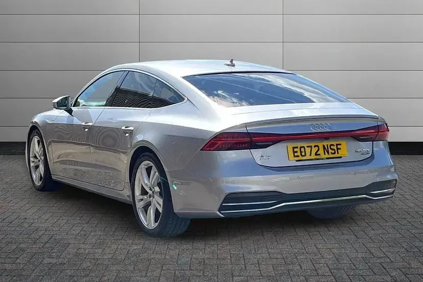 Used Audi A7 Sportback S-Line 201 HP (147 kW) 2022 Floret silver Hatchback