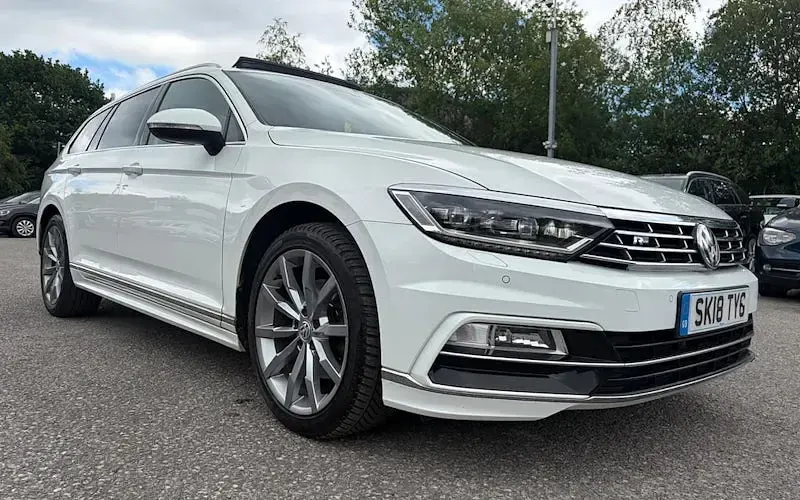 Used VW Passat R-line 150 HP (110 kW) 2018 White Estate