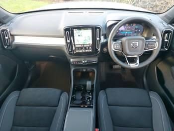 New Volvo XC40 Plus 163 HP (119 kW) 2025 White SUV