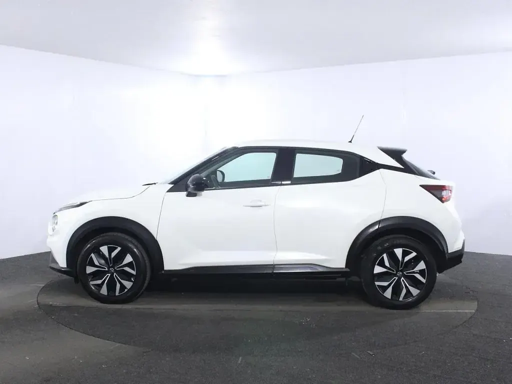 Used Nissan Juke Acenta 114 HP (83 kW) 2023 White SUV