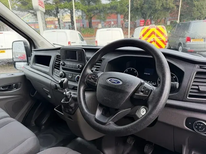 Used Ford Transit 130 HP (95 kW) 2022 White Van