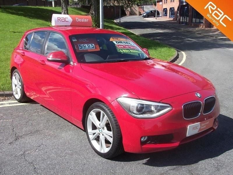 Red Used 2012 BMW 118 Comfort Edition Hatchback | £5,795 (A bit pricey) - Image 1/4