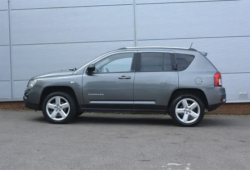Used Jeep Compass Limited 168 HP (123 kW) 2012 Grey SUV