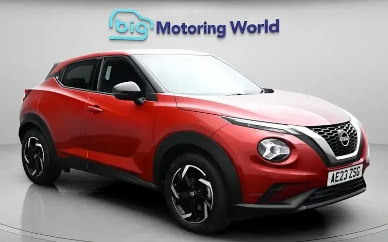 Begagnad Nissan Juke N-Connecta 114 HK (83 kW) 2023 SUV