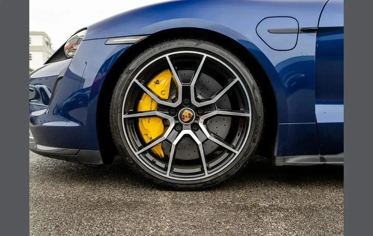 Used Porsche Taycan 559 kW (761 HP) 2023 Blue Estate