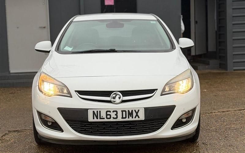 Used Vauxhall Astra Elite 165 HP (121 kW) 2015 Hatchback