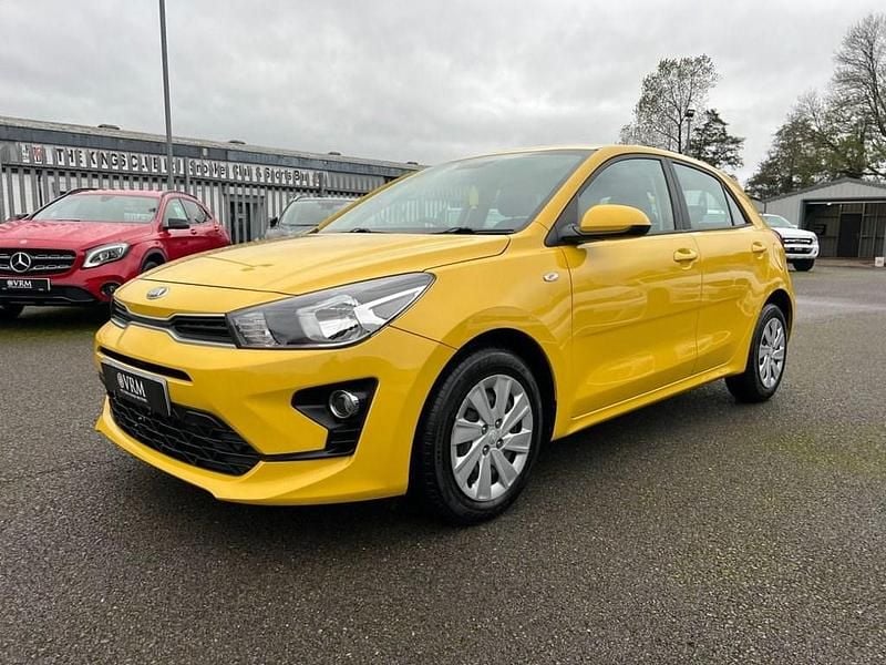 Used Kia Rio 83 HP (61 kW) 2021 Yellow Hatchback