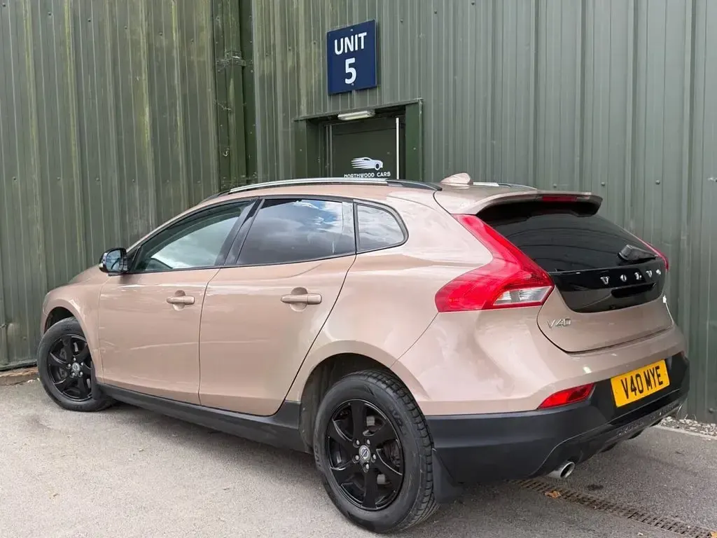 Used Volvo V40 SE 150 HP (110 kW) 2013 Bronze Hatchback