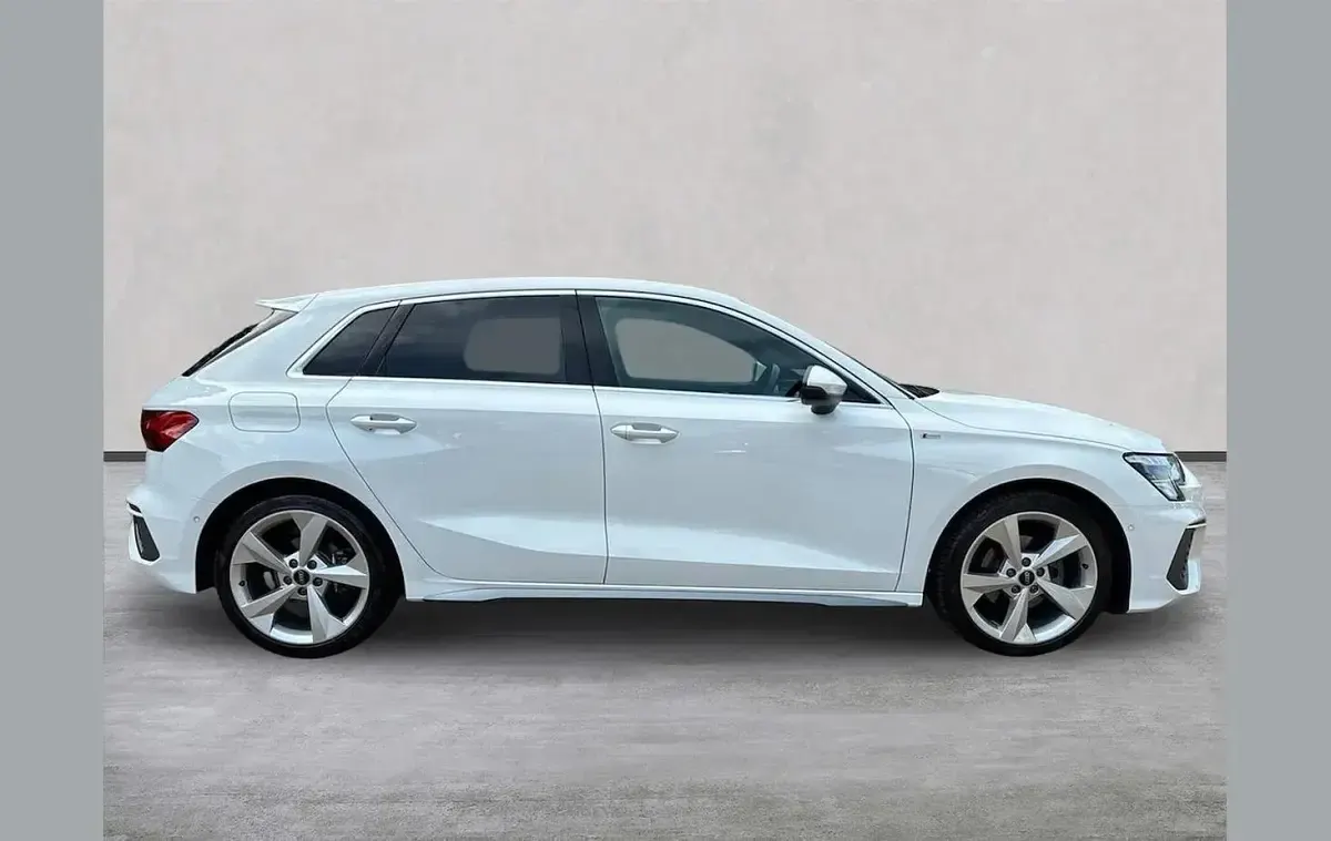 Used Audi A3 S-Line 150 HP (110 kW) 2023 White Sedan