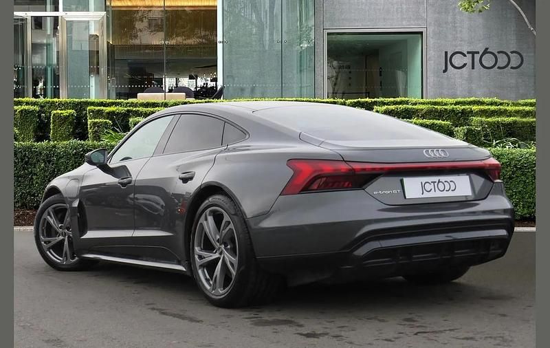 Used Audi e-tron GT quattro Comfort 384 kW (523 HP) 2022 Grey Sedan