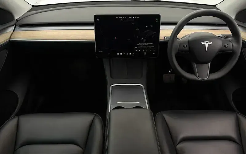 Used Tesla Model Y Standard Range 219 kW (299 HP) 2022 Black SUV