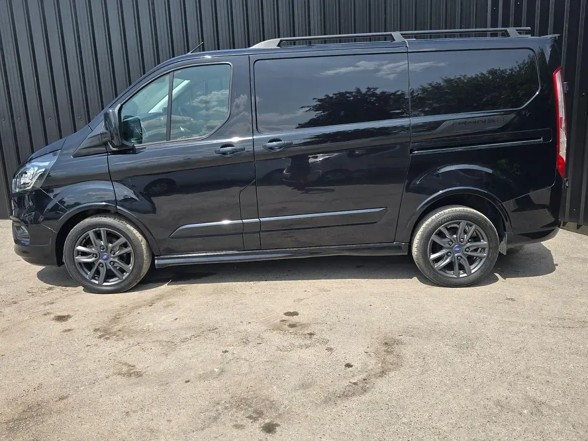 Used Ford Transit Custom Sport 185 HP (136 kW) 2021 Black Van