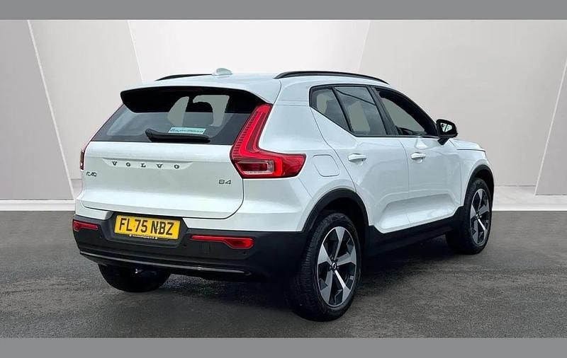 Used Volvo XC40 Plus 194 HP (142 kW) 2025 White SUV