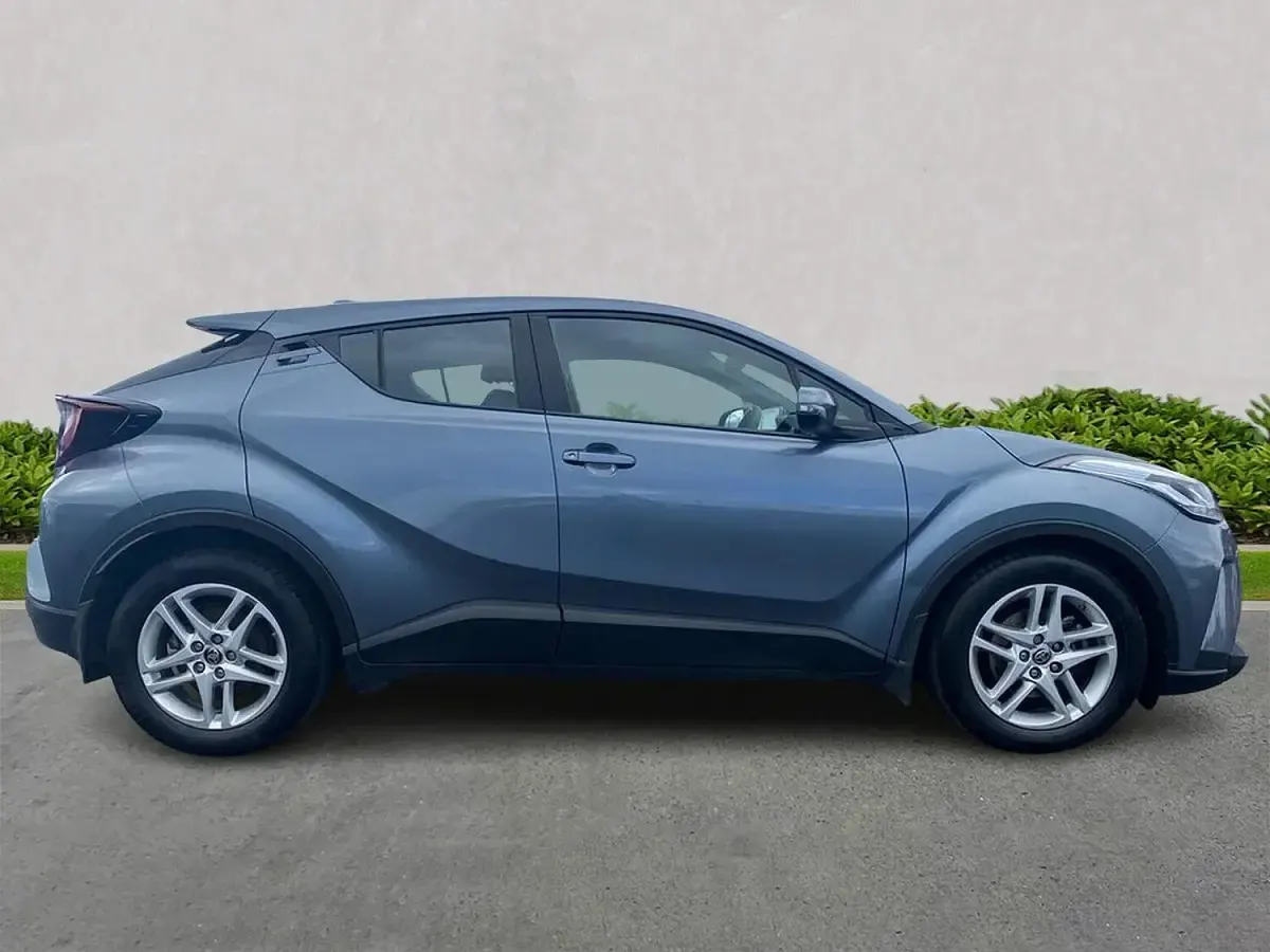 Used Toyota C-HR 122 HP (89 kW) 2023 Grey SUV