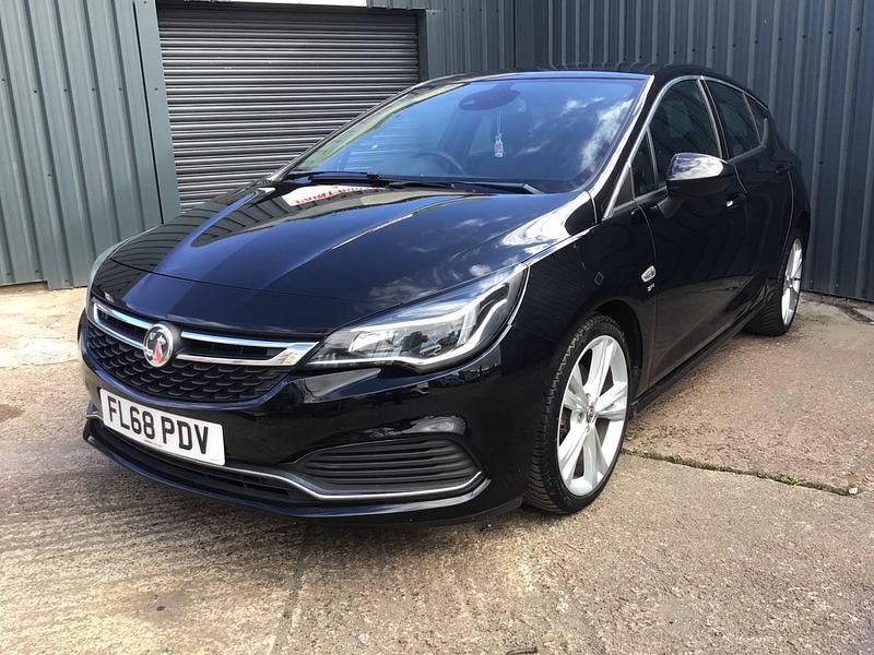 Black Used 2018 Vauxhall Astra SRi Hatchback | £5,995 (Fair price) - Image 1/4
