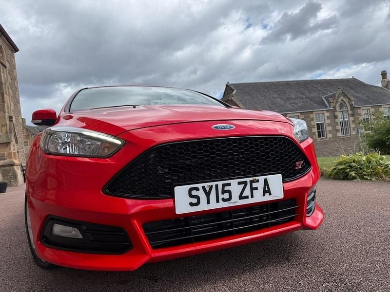 Red Used 2015 Ford Focus ST Hatchback | £7,995 (Good price) - Image 1/4
