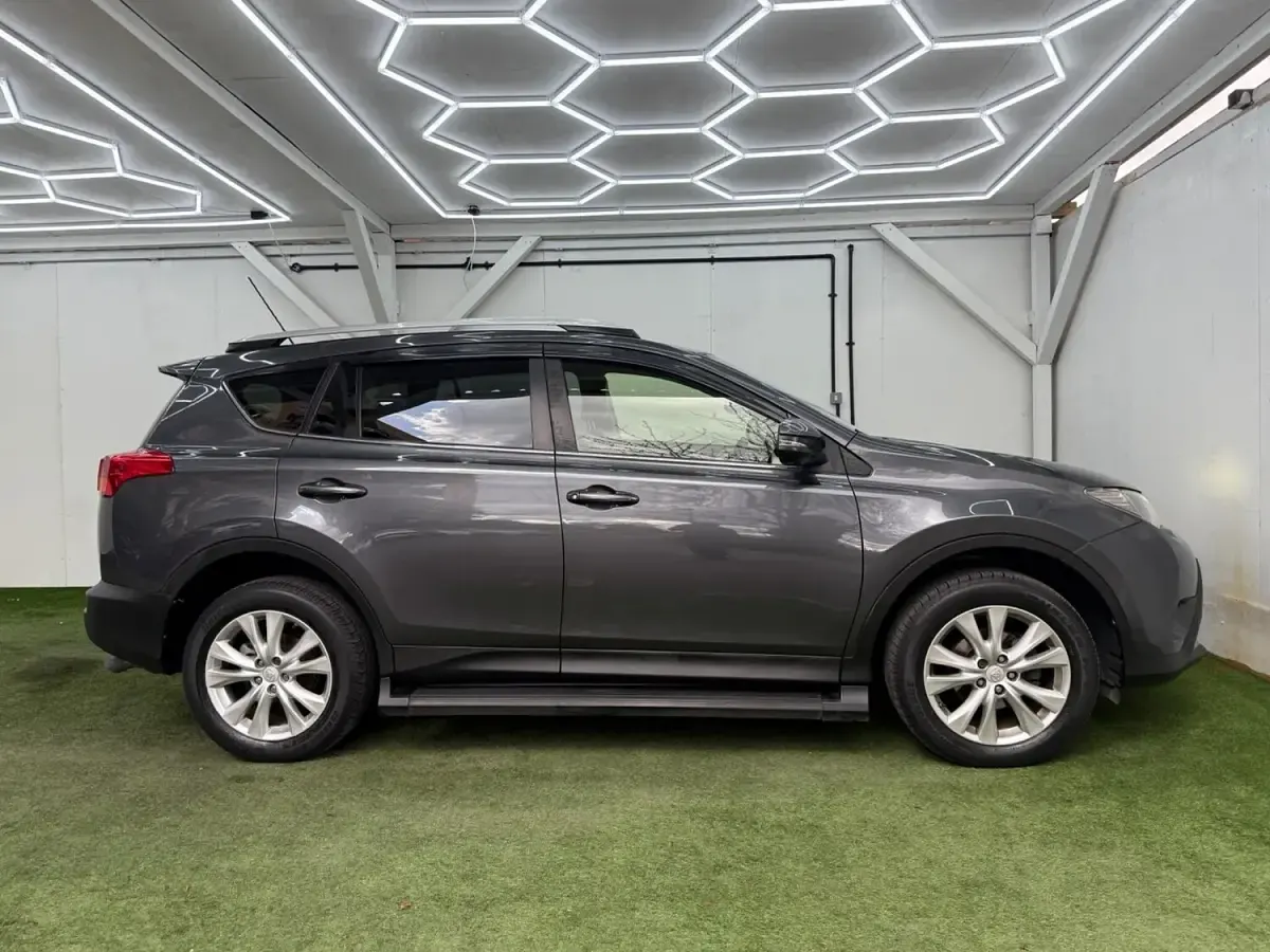 Used Toyota RAV4 150 HP (110 kW) 2013 Grey SUV