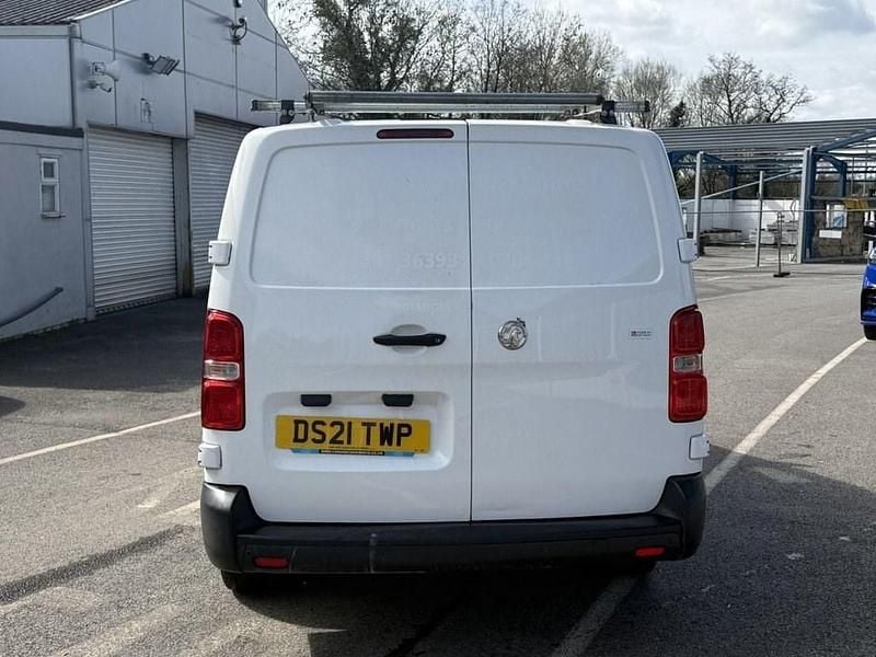 Used Vauxhall Vivaro S 100 HP (73 kW) 2021 White MPV