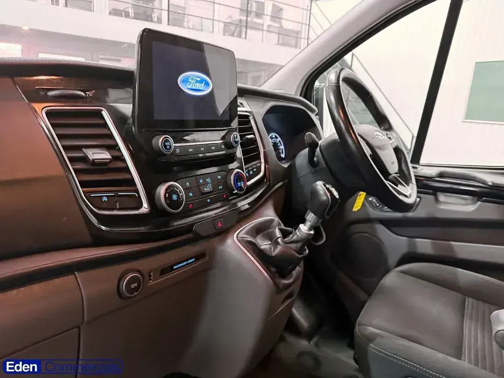 Used Ford Transit Custom Limited 130 HP (95 kW) 2020 Black Van