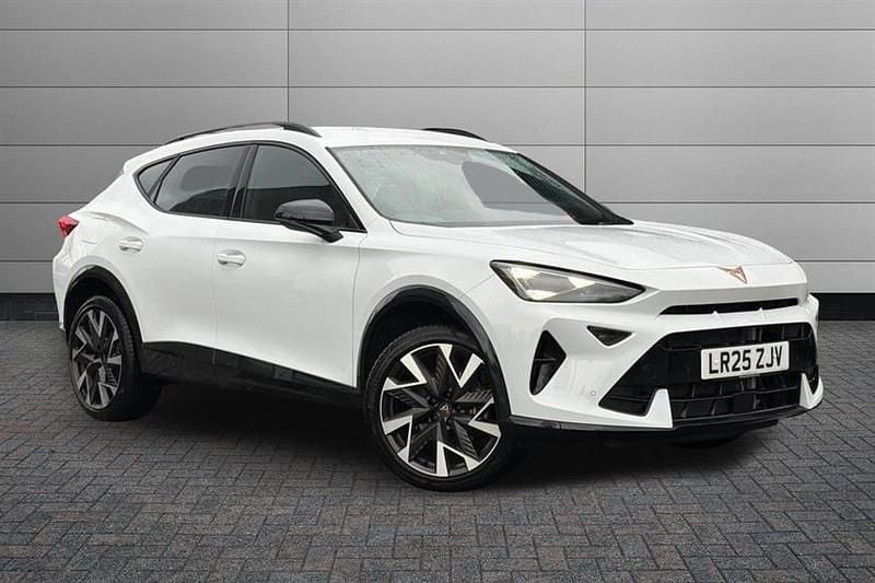 Glacial white Used 2025 Cupra Formentor SUV | £28,800 (A bit pricey) - Image 1/3