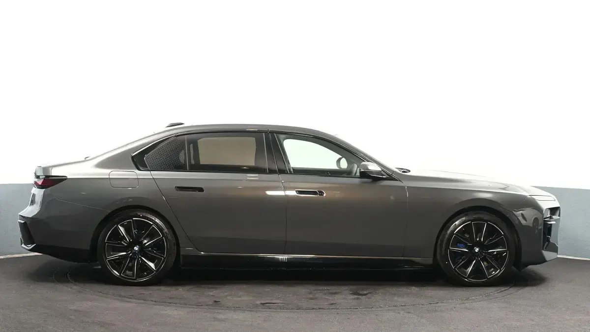 Used BMW i7 M Sport 330 kW (449 HP) 2026 Grey Sedan