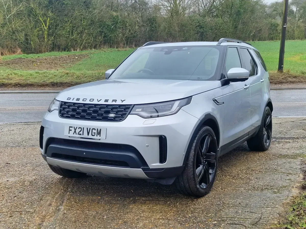 Używany Land Rover Discovery 5 HSE 2021 Srebrny SUV