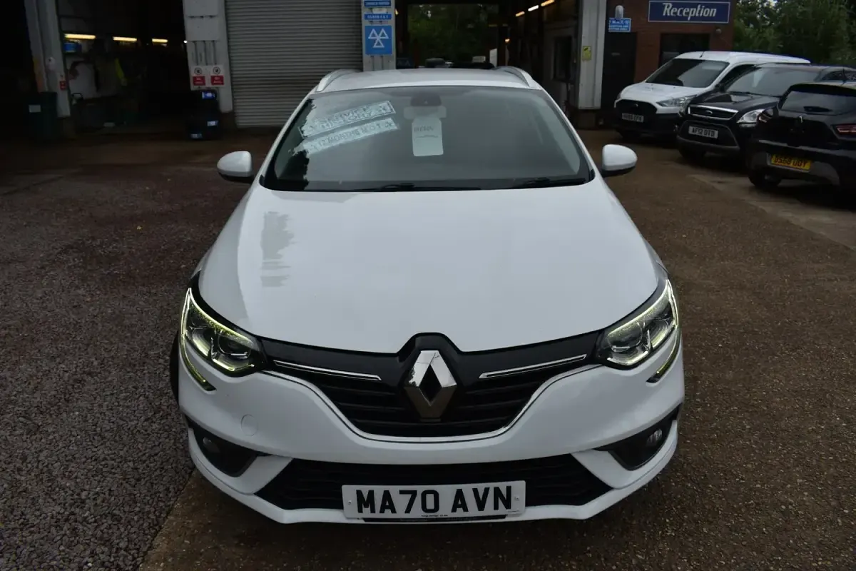 Used Renault Mégane GrandTour Play 2020 White Estate