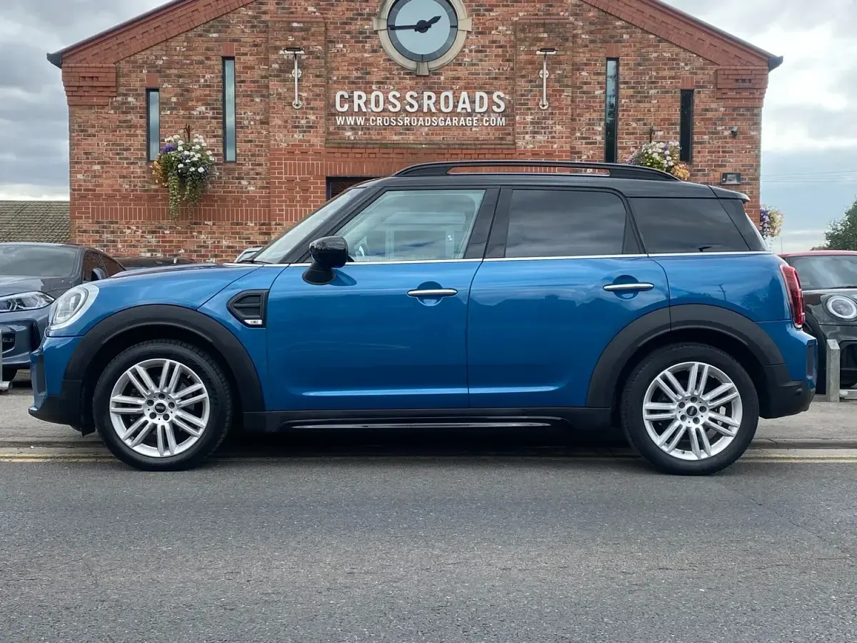Used Mini Cooper Exclusive 2021 Island blue Hatchback