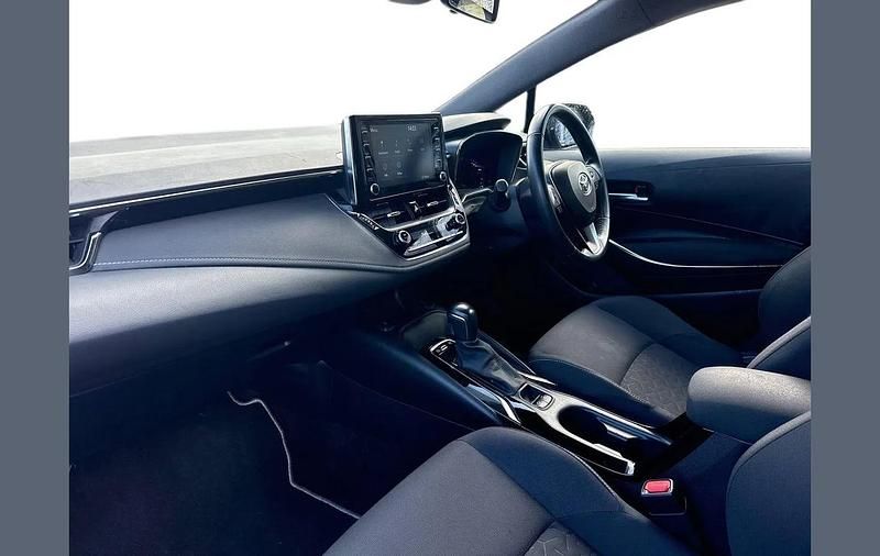 Used Toyota Corolla Sport 120 HP (88 kW) 2022 Black Estate
