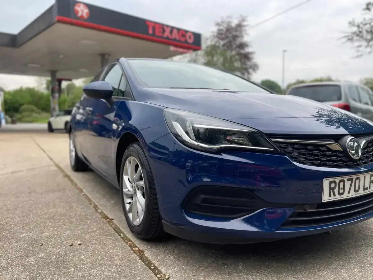 Second-hand Vauxhall Astra Business Edition 110 CP (80 kW) 2020 Albastru Hatchback
