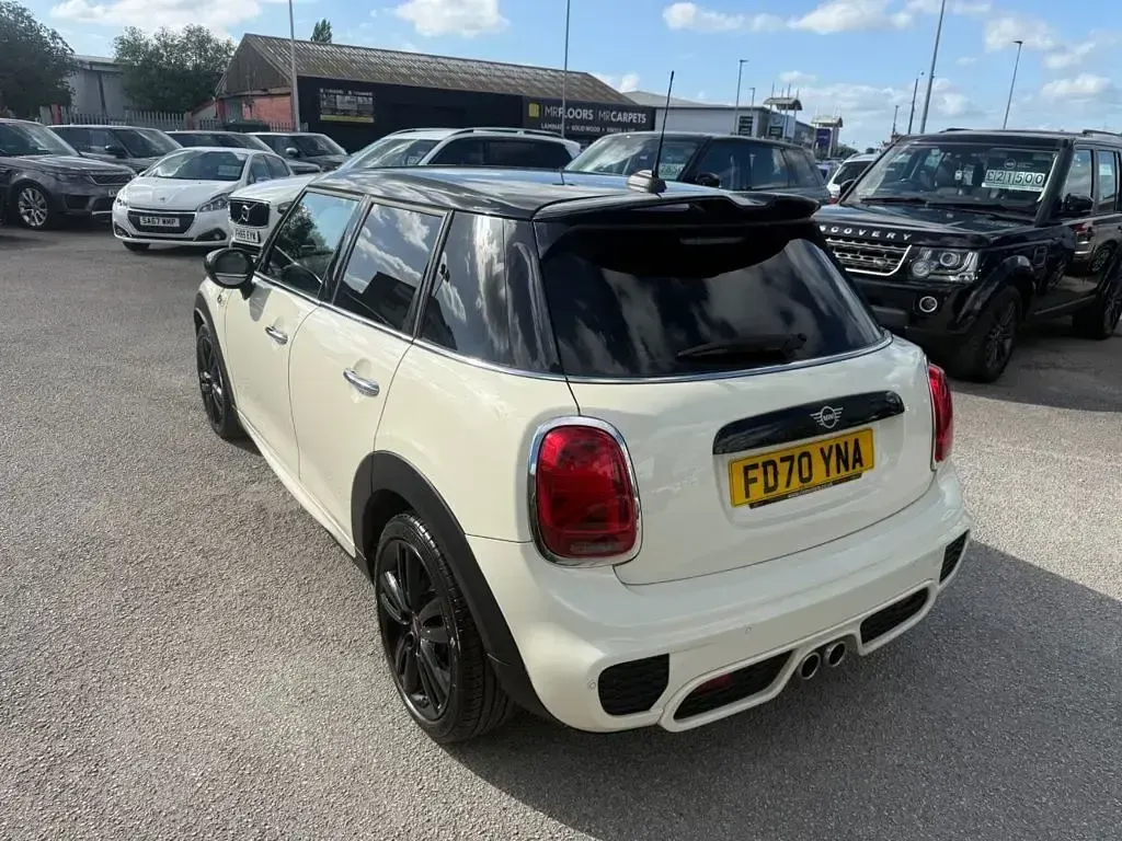Used Mini Cooper S Hatch 192 HP (141 kW) 2021 White Hatchback