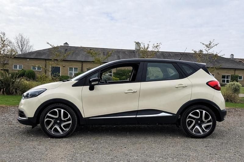 Second-hand Renault Captur Dynamique 90 CP (66 kW) 2014 Bej SUV