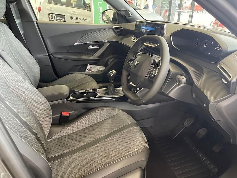 New Peugeot 2008 Allure 99 HP (72 kW) 2026 Selenium grey SUV