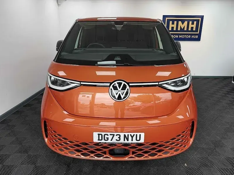 Usado VW ID. Buzz Pro 150 kW (204 HP) 2023 Laranja Monovolume