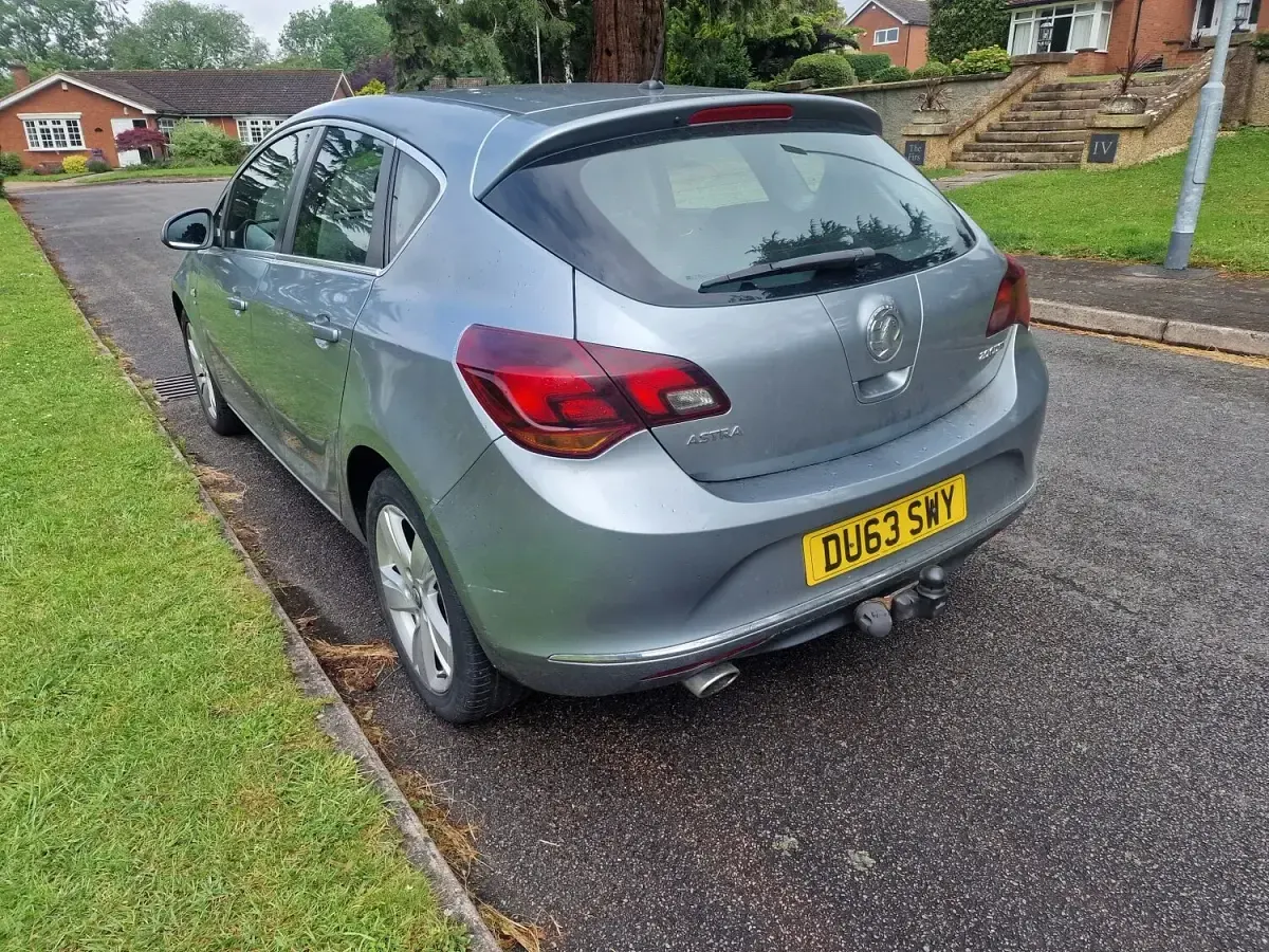 Used Vauxhall Astra SRi 165 HP (121 kW) 2013 Silver Hatchback