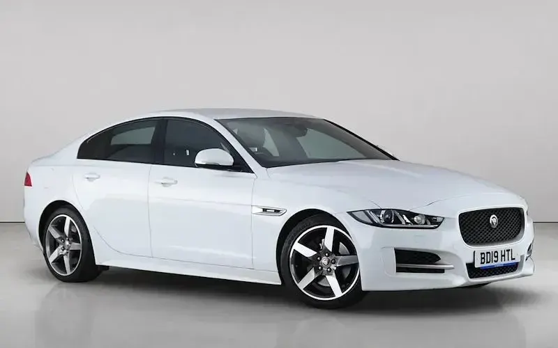 Used Jaguar XE Ingenium 200 HP (147 kW) 2019 Sedan