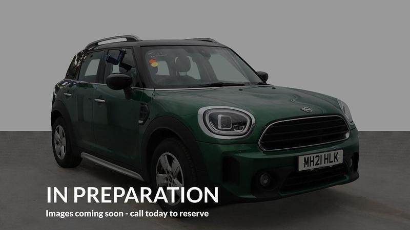 Green Used 2021 Mini Cooper Countryman Classic SUV | £14,220 (Good price) - Image 1/4