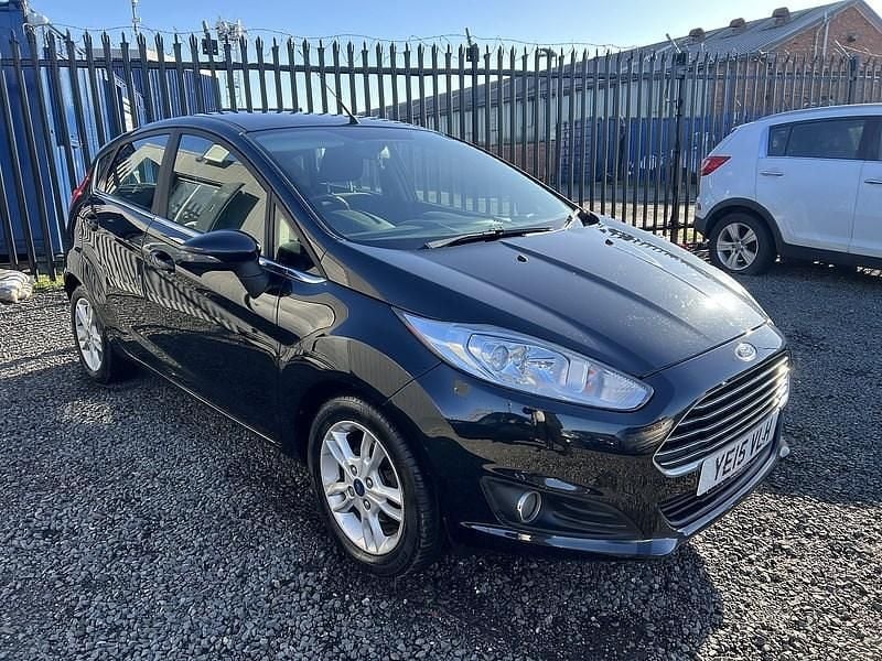 Used Ford Fiesta Zetec 75 HP (55 kW) 2015 Black Hatchback