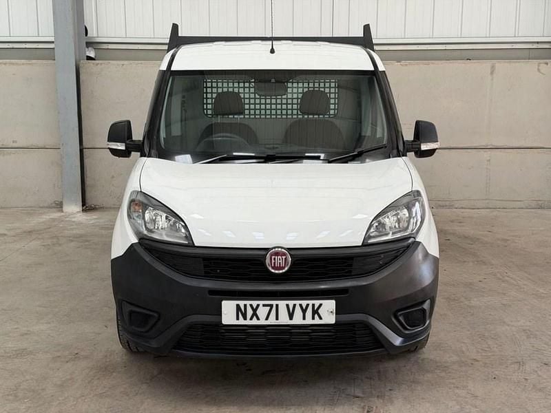 Used Fiat Doblò S 105 HP (77 kW) 2021 White MPV