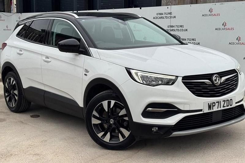 Used Vauxhall Grandland X Edition 130 HP (95 kW) 2022 White SUV