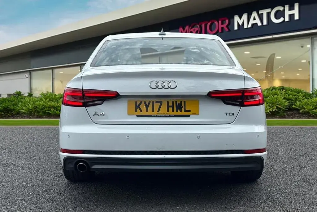 Used Audi A4 S-Line 190 HP (139 kW) 2017 White Sedan