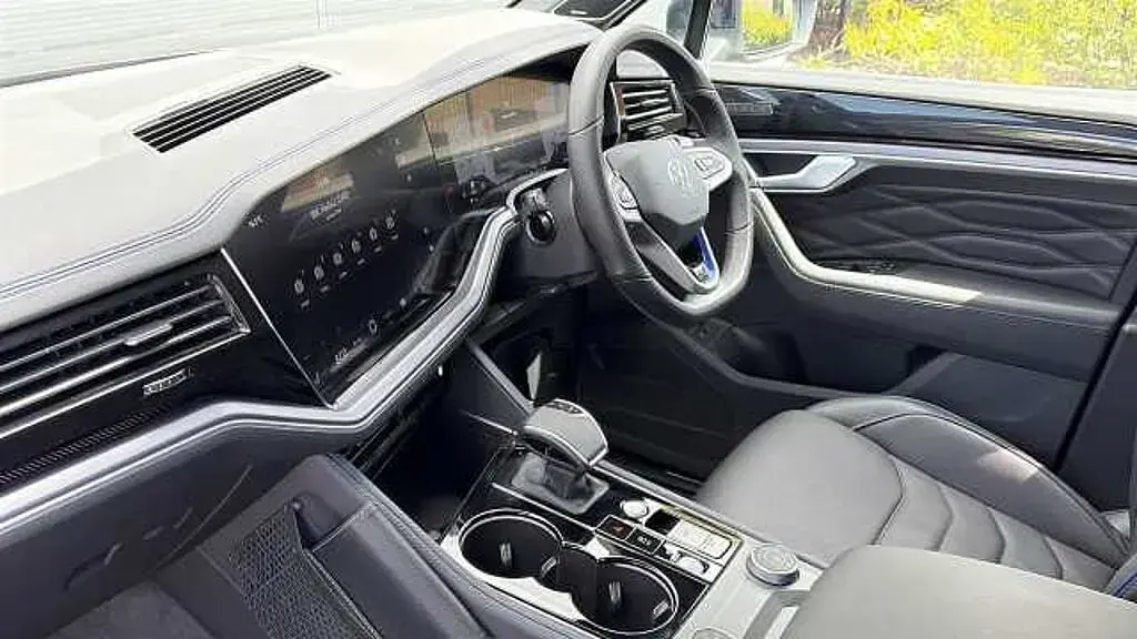 Used VW Touareg R 462 HP (339 kW) 2025 Grey SUV