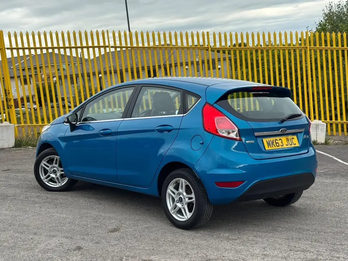 Used Ford Fiesta Zetec 2013 Blue Hatchback