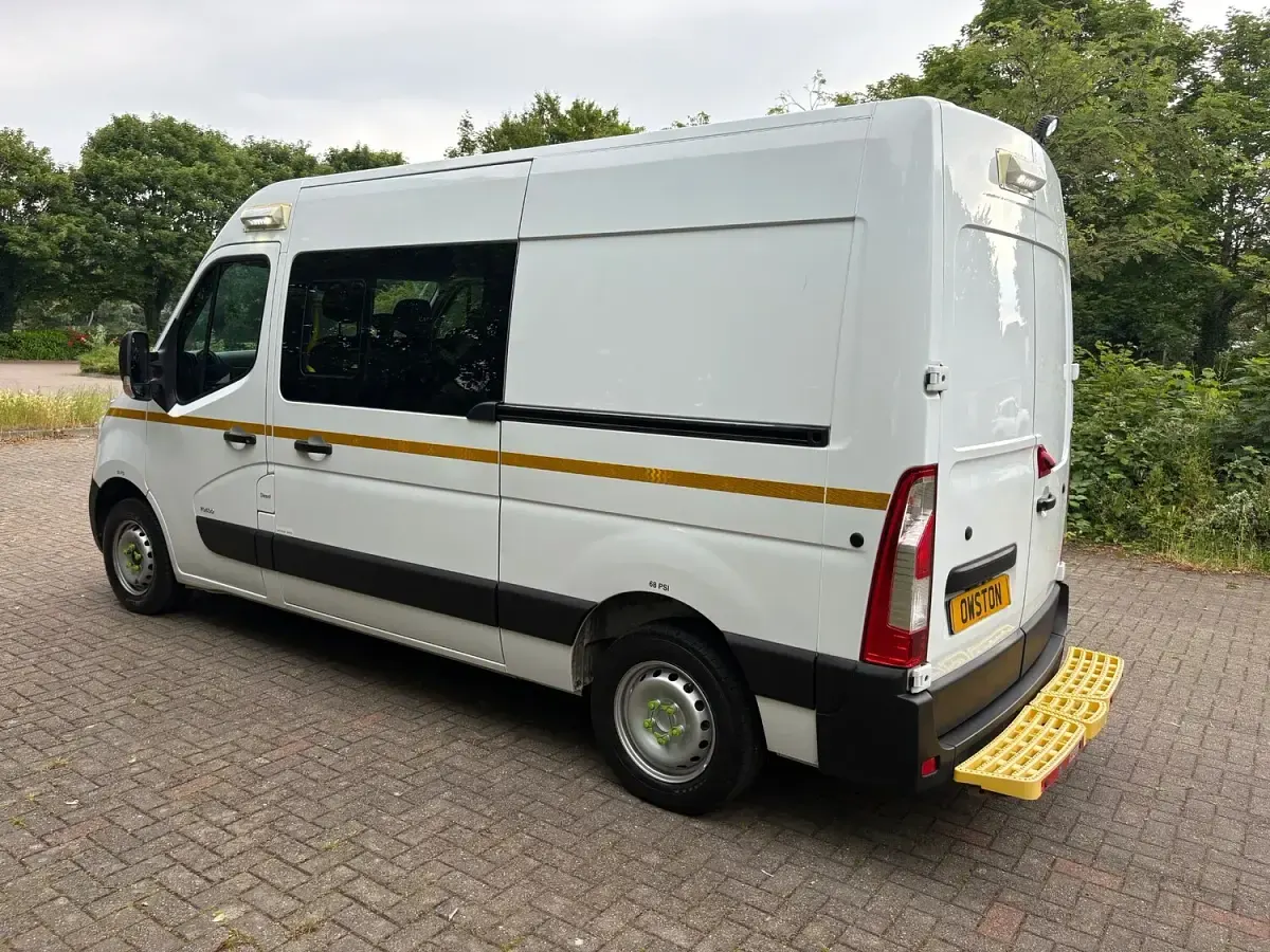 Used Vauxhall Movano 130 HP (95 kW) 2019 White MPV
