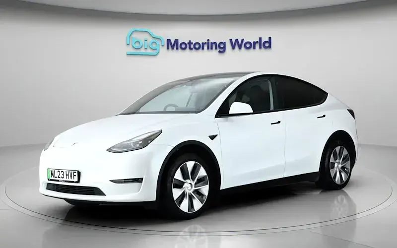 Used Tesla Model Y Long Range AWD 286 kW (389 HP) 2025 SUV