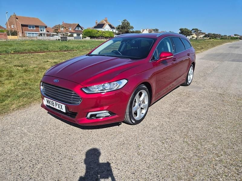 Used Ford Mondeo Titanium 180 HP (132 kW) 2018 Pearlescent ruby red Estate