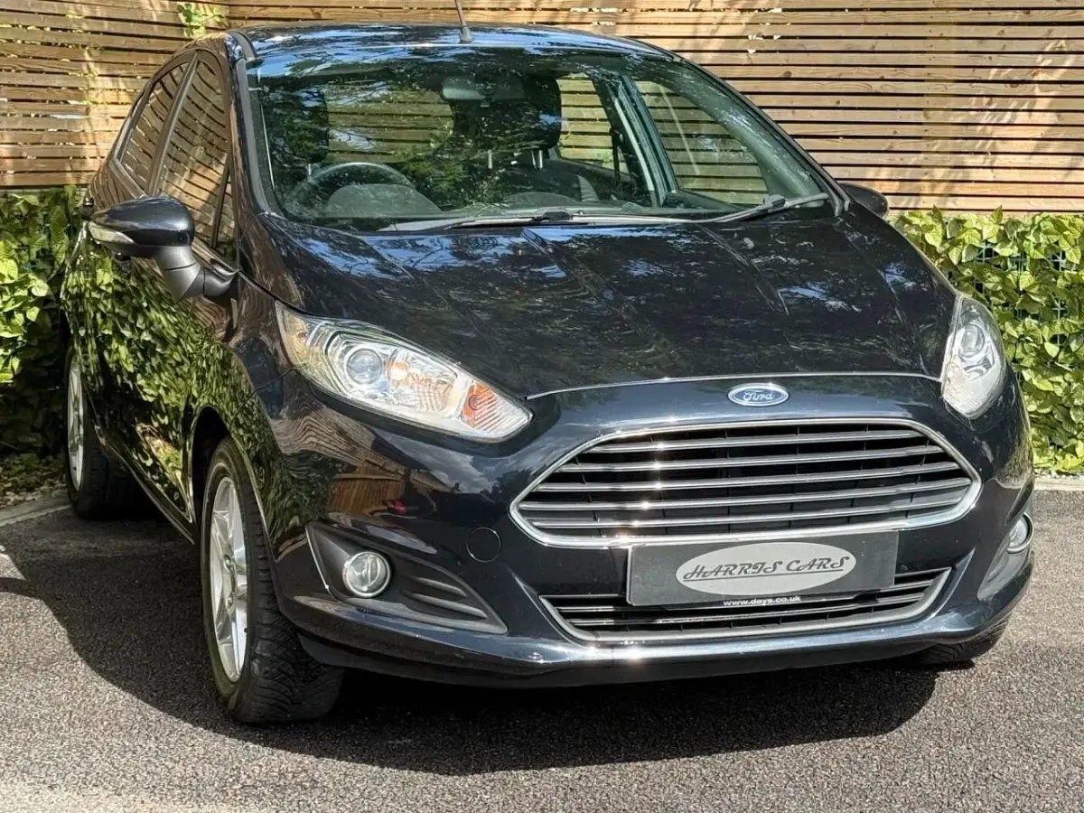 Used Ford Fiesta Zetec 82 HP (60 kW) 2014 Black Hatchback