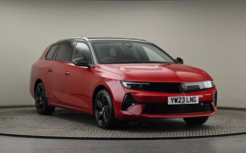 Used 2025 Vauxhall Astra Estate | £17,000 (Super price) - Image 1/4