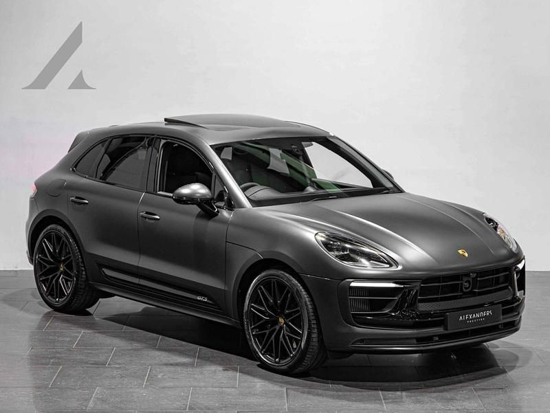 Grey Used 2024 Porsche Macan SUV | £79,895 (Expensive) - Image 1/4